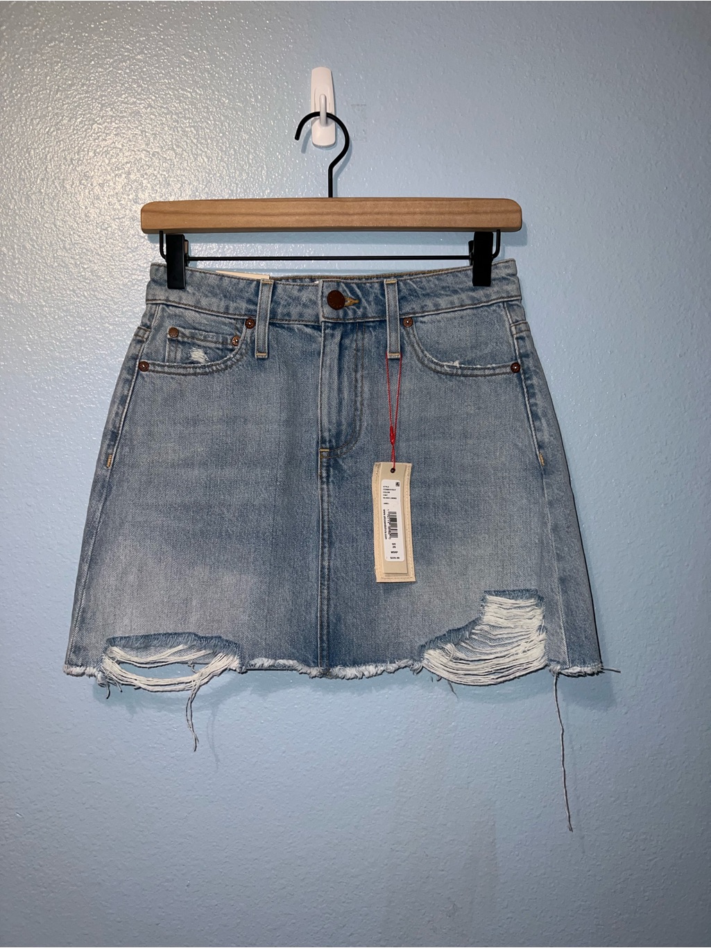 Alice + Olivia Nwt Distressed Denim Mini Skirt - Style Cd359101slv Size 25